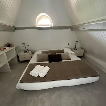 Charmante Chaumiere Holiday home Fierville-les-Parcs