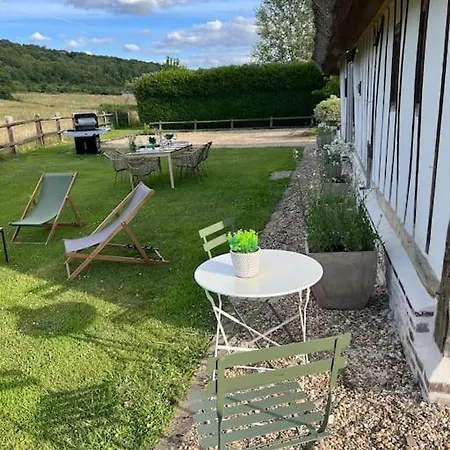 Holiday home Charmante Chaumiere